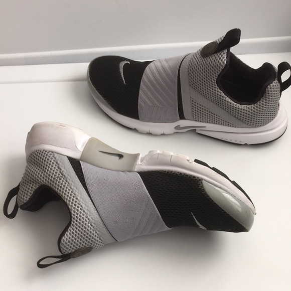 Nike sock structure knitted slip ons sneakers - Picture 2 of 8